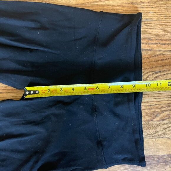 Lululemon Athletica Black Wunder Under Mid Rise Leggings   Women's Size 4 - Picture 7 of 9